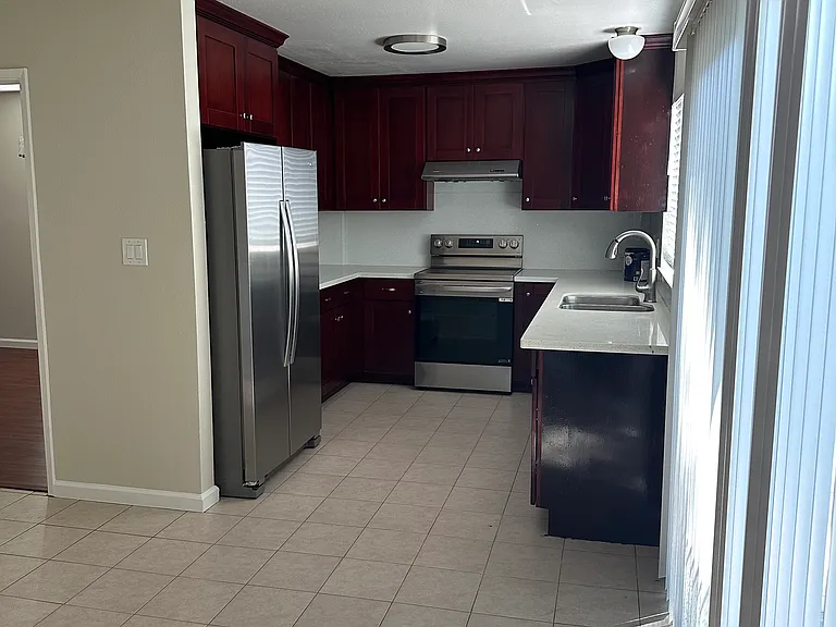 811 Magellan Ln — Photo 8