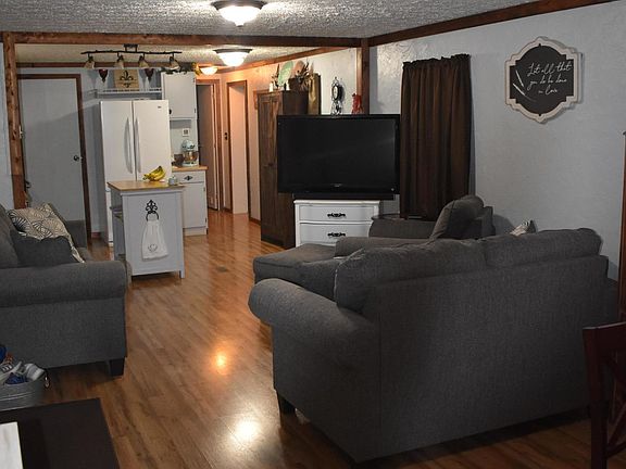 3rd image of 116 Log Cabin Rd
