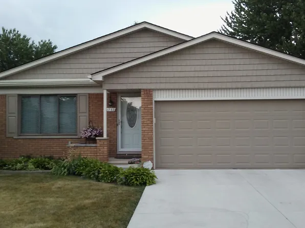 31732 William Dr, Chesterfield, MI 48047
