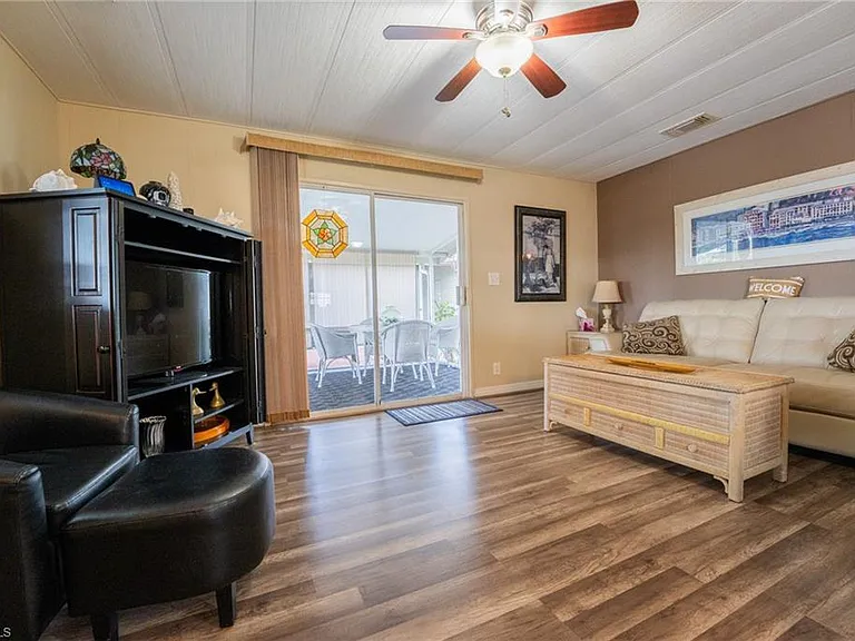 953 Bunker Hill Dr — Photo 11