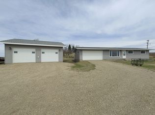 1906 Highway 20 SE, Courtenay, ND 58426