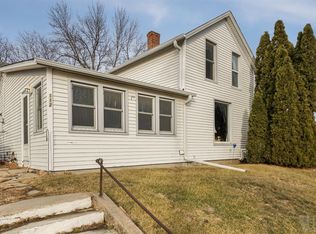 112 E 2nd St, Brooklyn, IA 52211