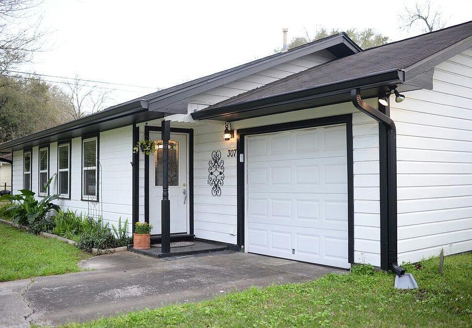 1st image of 307 El Toro St