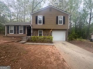 883 Greenhedge Dr, Stone Mountain, GA
