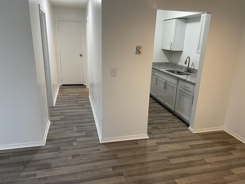 1st image of 4911 Ash St Unit 7