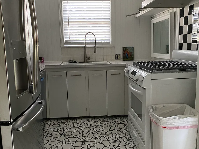 436 N Harding Ave — Photo 4