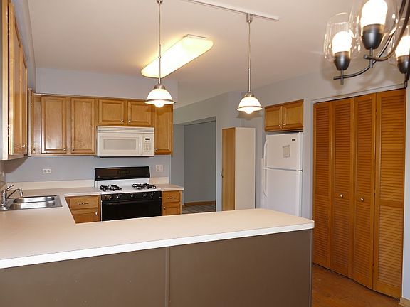4th image of 2551 Smithfield Ln