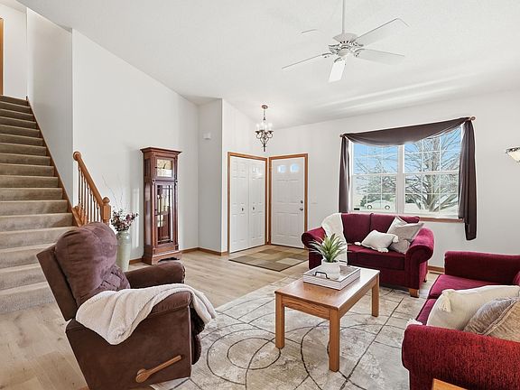 2nd image of 3420 N View Bay