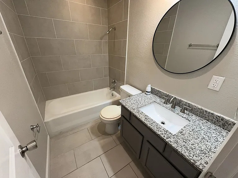 707 N Main St — Photo 11