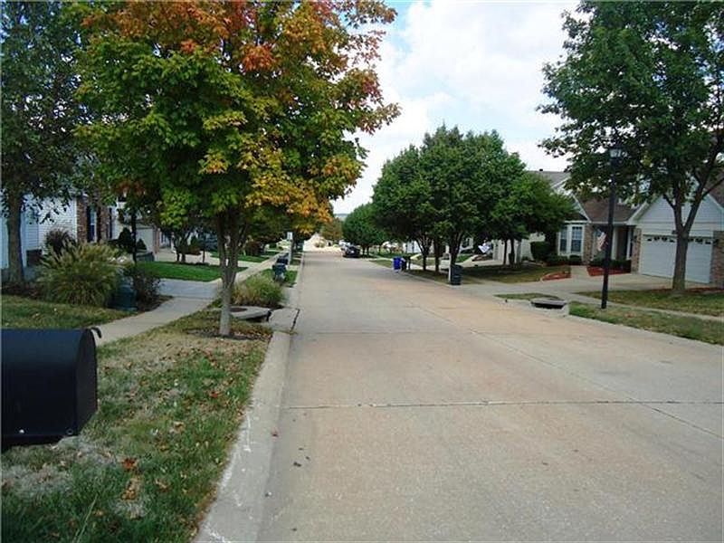 2nd image of 643 Vista Hills Ct