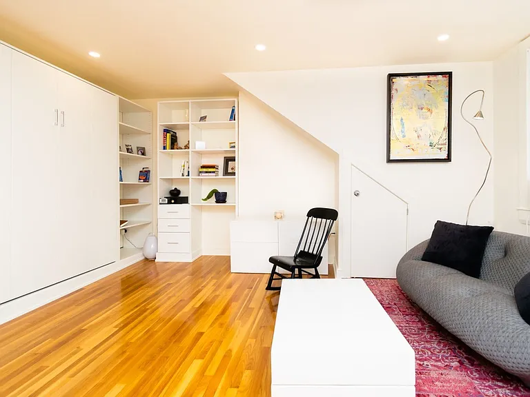 10-12 Winchester St #3 — Photo 8