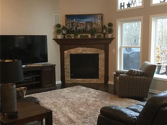 2nd image of 1152 Whispering Woods Dr