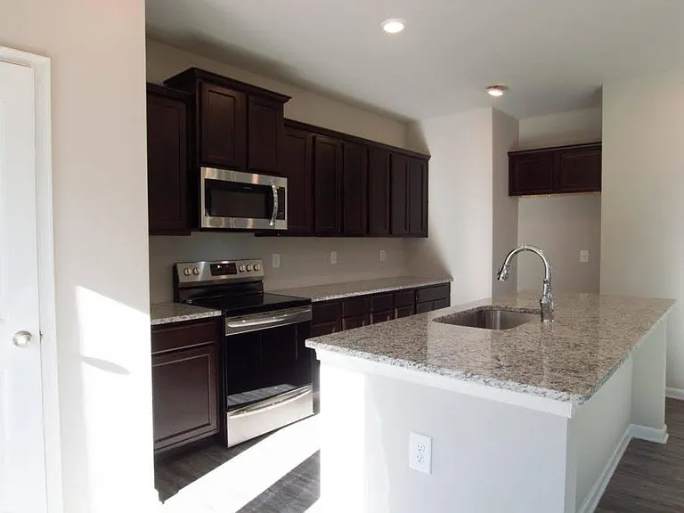 128 Briarwood Dr — Photo 9