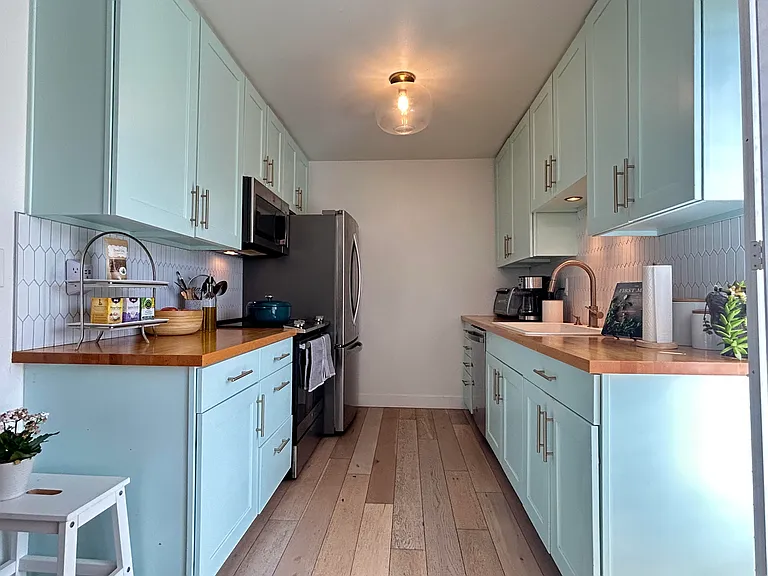 4930 Del Mar Ave #201 — Photo 5