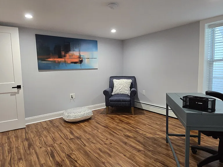 461 Main St — Photo 11
