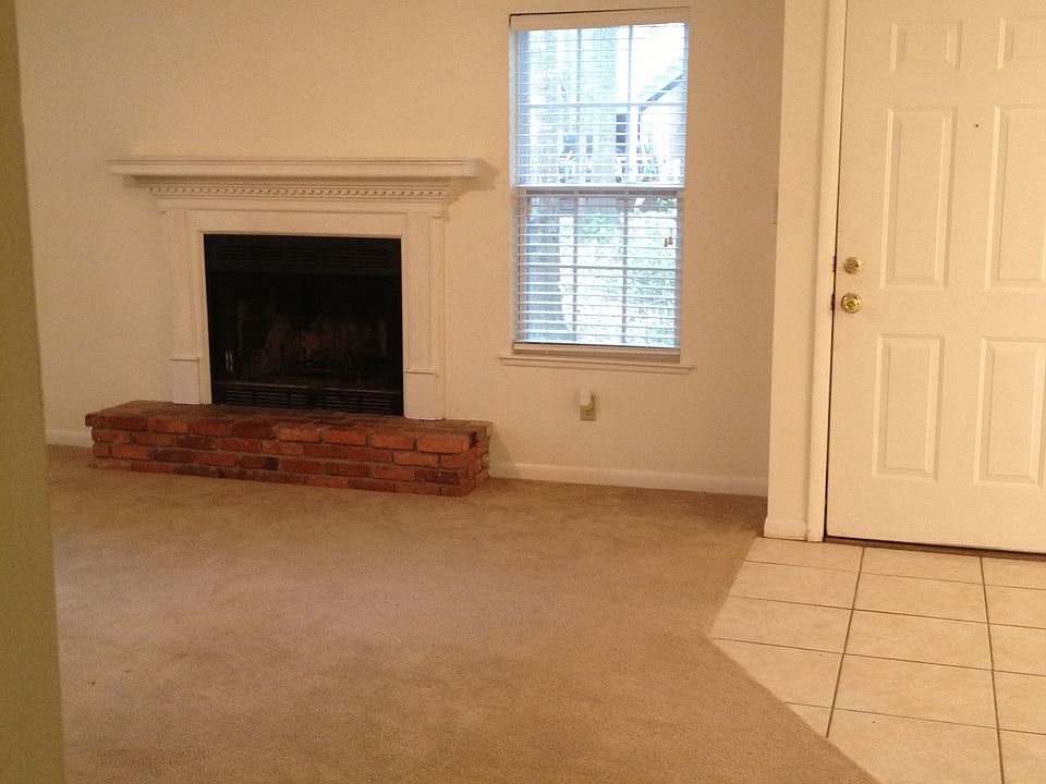 Living area and entry