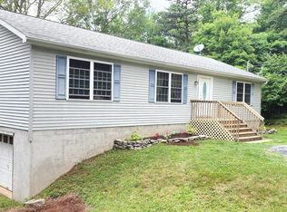 143 Squirrel Rd, Dingmans Ferry, PA 18328