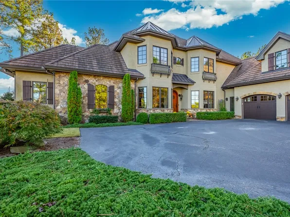 124 Golden Bear Dr, Sunset, SC 29685
