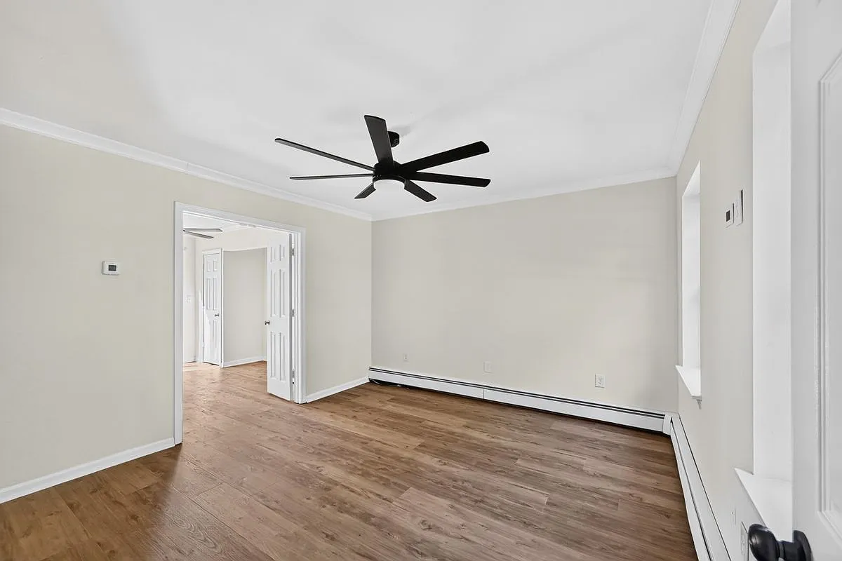 3 bed, 2.0 bath, 1522 sqft, $3,500 — Photo 3