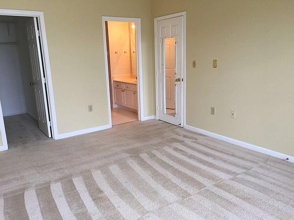 5th image of 2103 Highcourt Ln APT 401