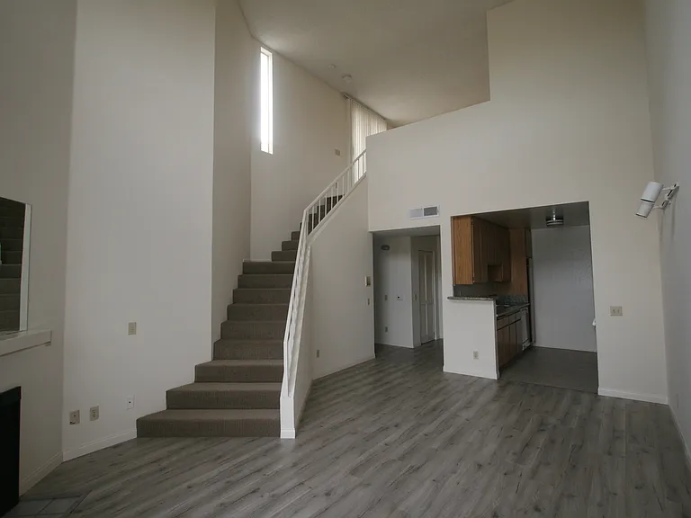 3637 Clarington Ave #202 — Photo 42