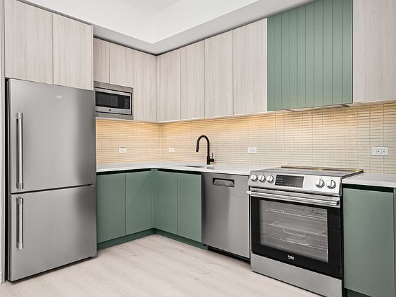 3rd image of 138 Bruckner Blvd #3209