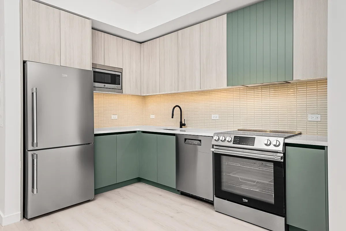 138 Bruckner Boulevard 81011