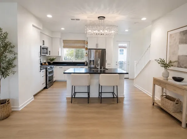 2712 Meyer Ln, Pomona, CA 91767