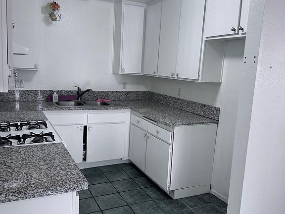 3rd image of 204 W Franklin Ave #204