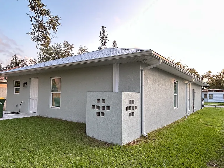 1041 Charlotte Ave — Photo 16