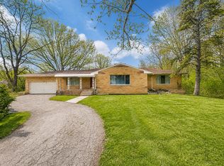 1536 W Auburn Rd, Rochester Hills, MI 48309