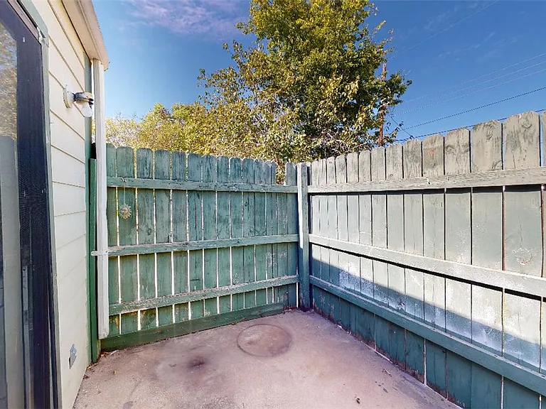 725 Peppertree Dr #29 — Photo 18