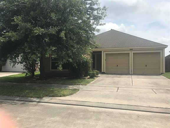 3rd image of 16622 Cheshire Grove Ln