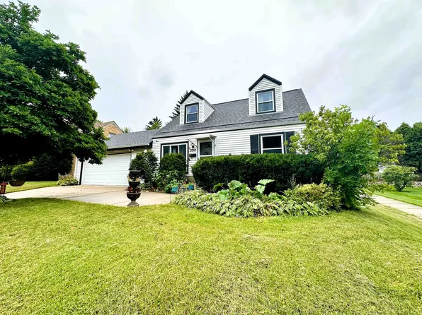 3301 S 57th St, Milwaukee, WI 53219