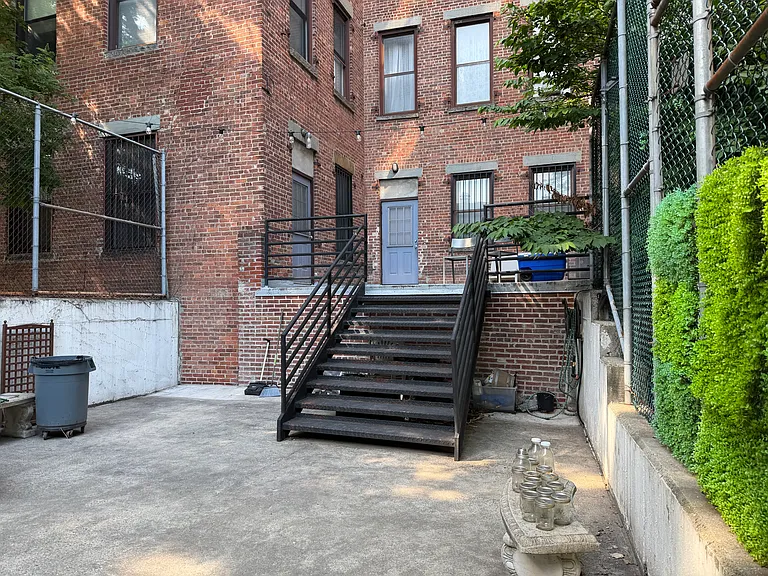 187 Wayne St #102C — Photo 3