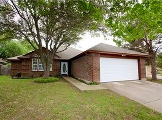 6724 Wayfarer Trl, Fort Worth, TX 76137