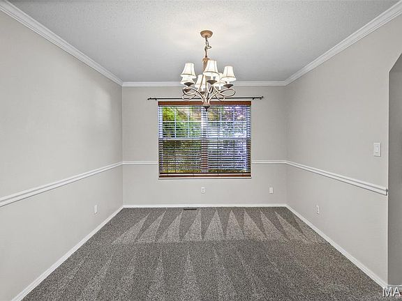 5th image of 953 Benjamin Dr