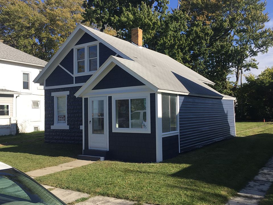 Curb appeal cuteness!