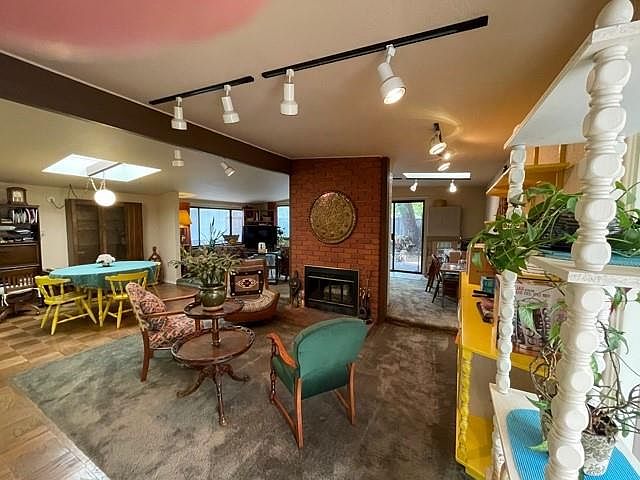 2nd image of 2374 Laura Ln