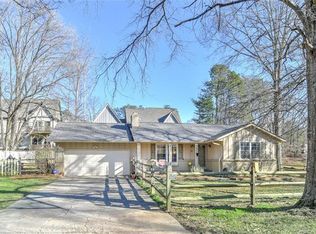 3 Waters Rd, Asheville, NC 28805