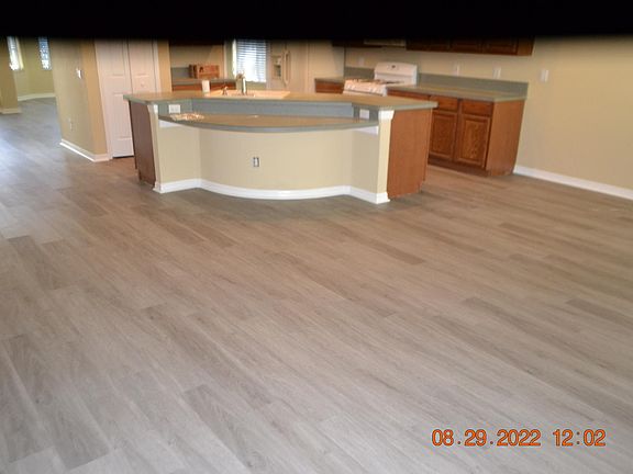 4th image of 9523 Greenpointe Dr