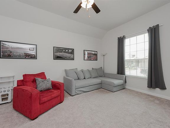 5th image of 1324 Canary Ln