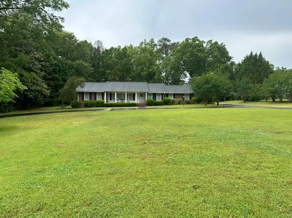 104 Northwoods Rd, Greenwood, SC 29649