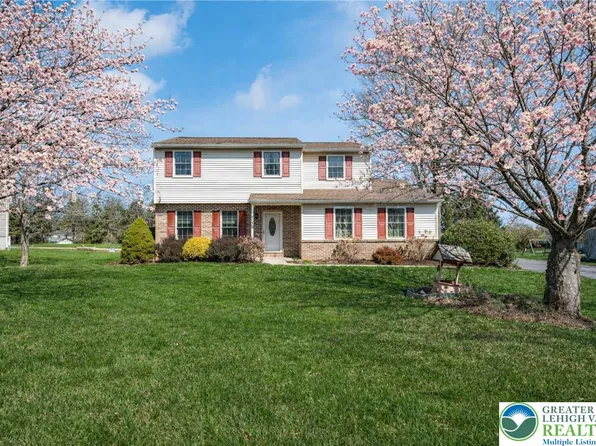 5139 Tilghman St, Coopersburg, PA 18036