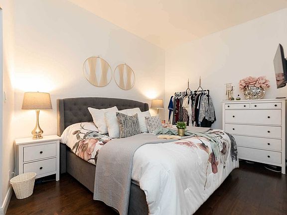 4th image of 700 King St W #405
