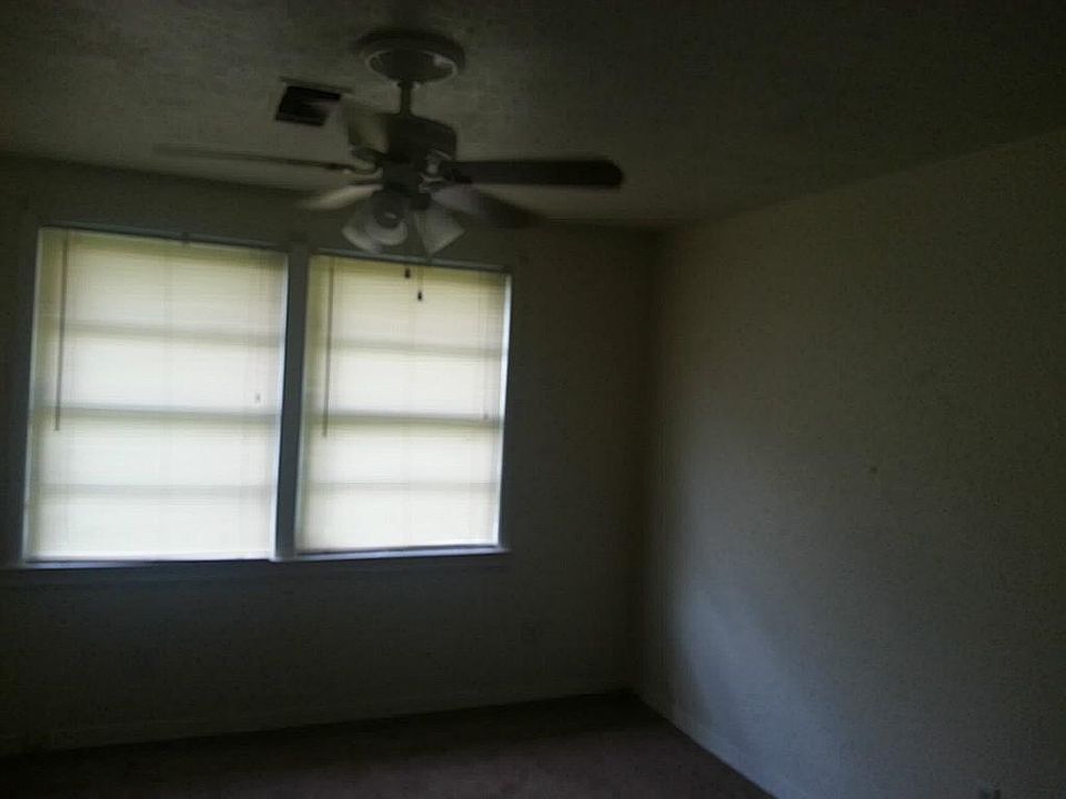 1st image of 118 N Holly Dr