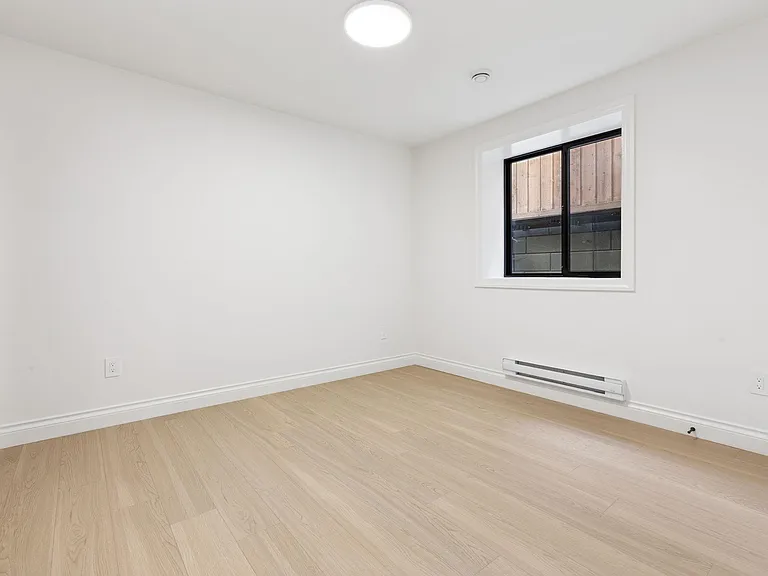 811 Madison Ave N — Photo 8