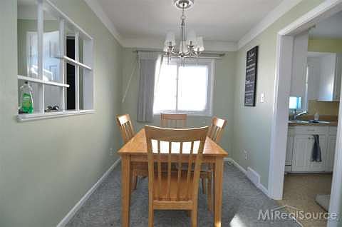4th image of 26130 Dartmouth St
