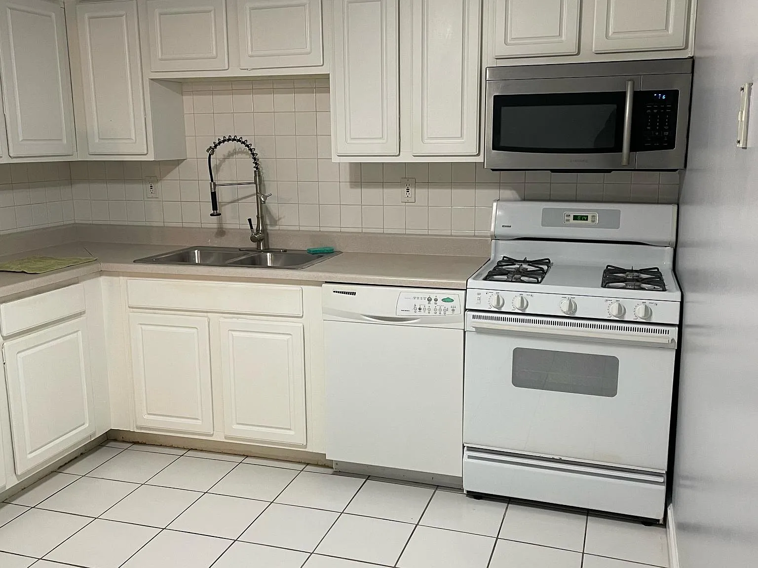57 Washington Blvd — Photo 4