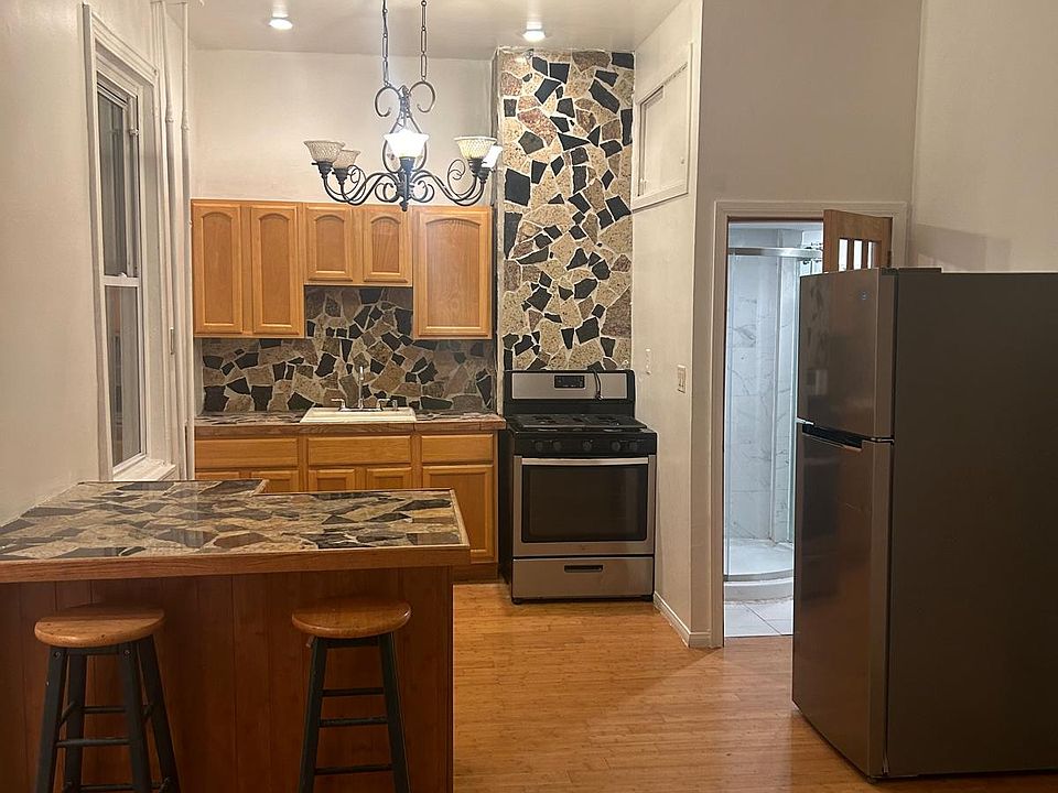1st image of 510 W Girard Ave Floor 1